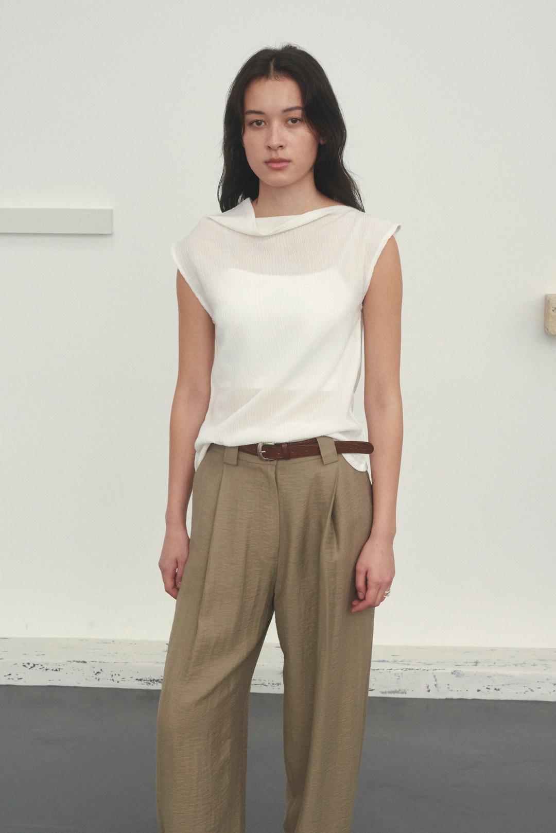WRINKLE DRAPE TOP (WHITE)