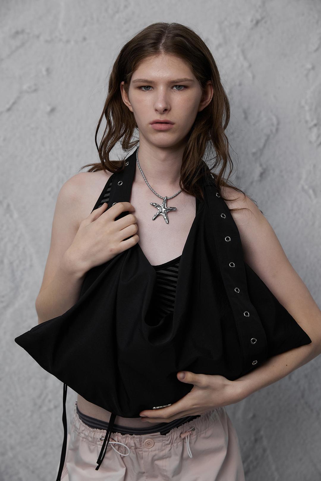 EYELET SHOULDER BAG / BLACK