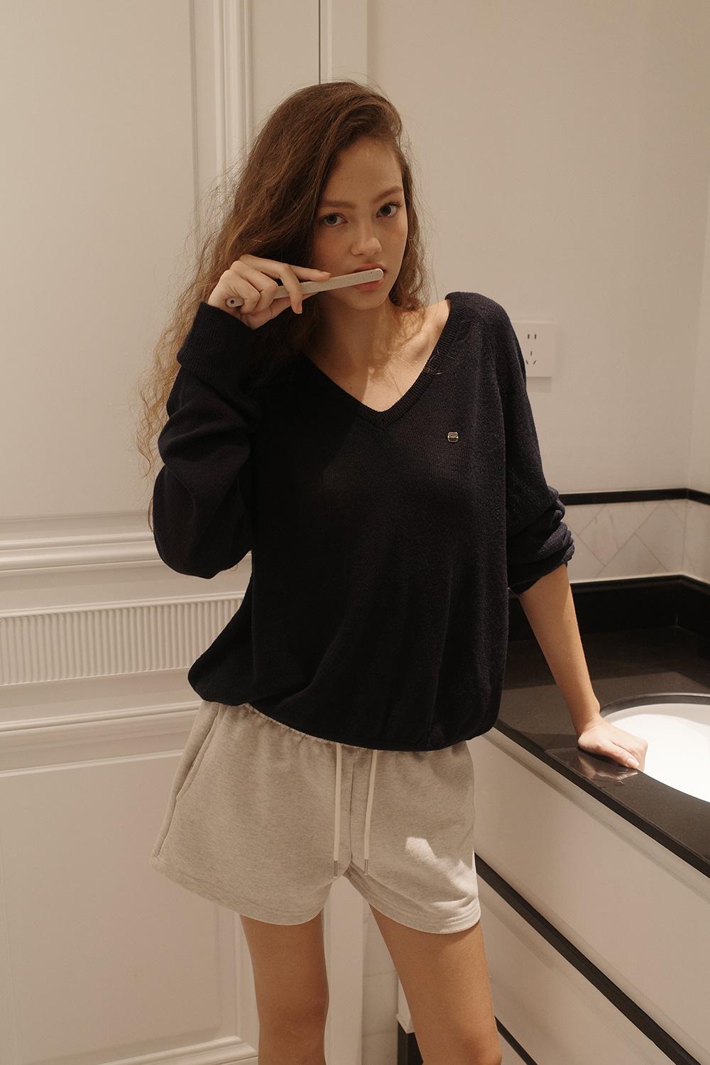 See-through Metal Logo Sleeve Knit 네이비