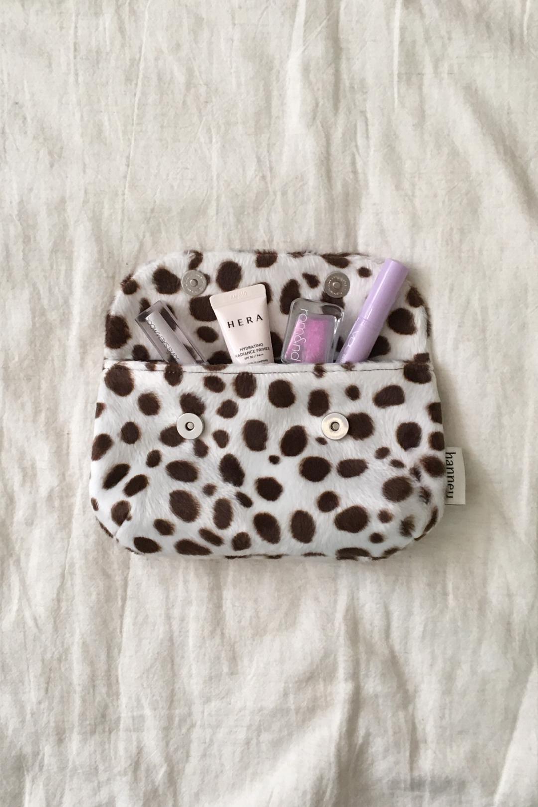 handmade curved pouch s size (velvet dalmatian brown)