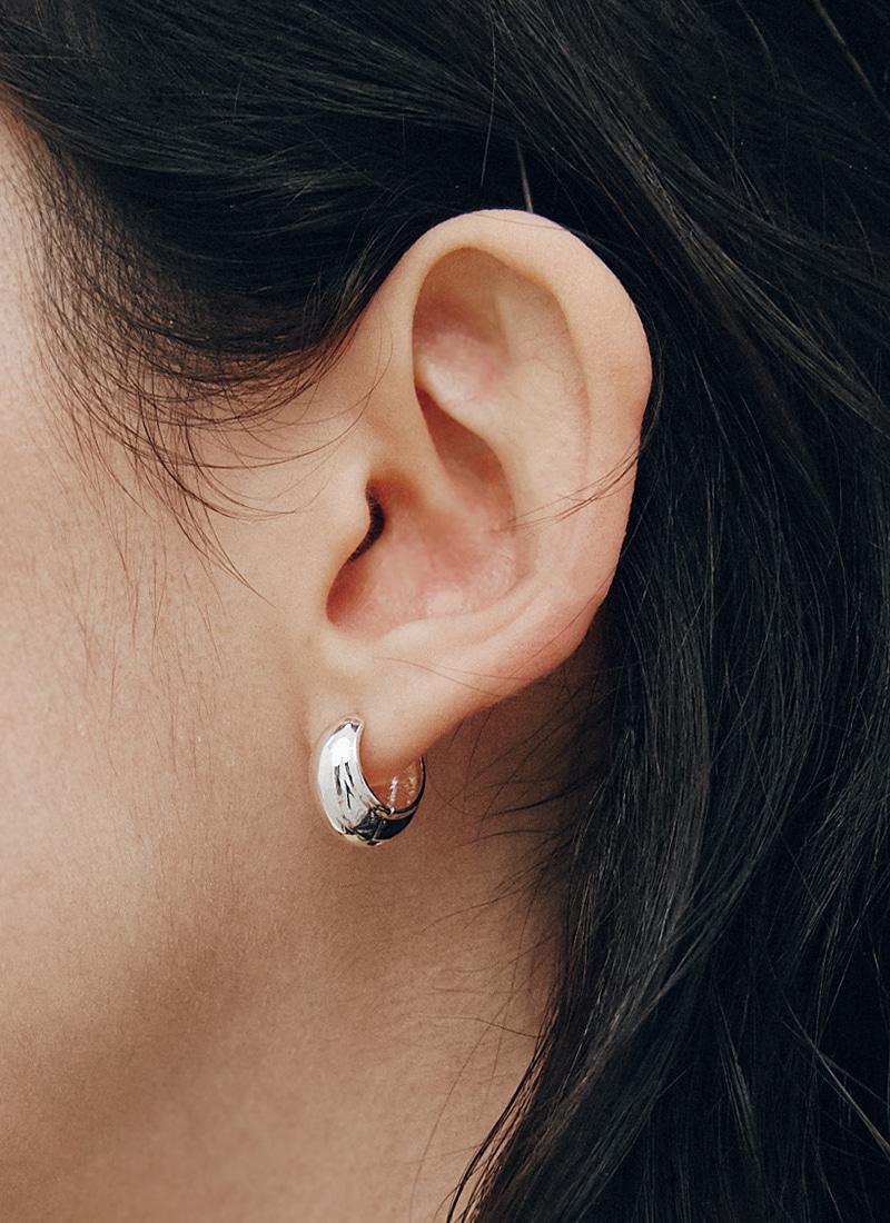 QUIET ONE TOUCH EARRINGS