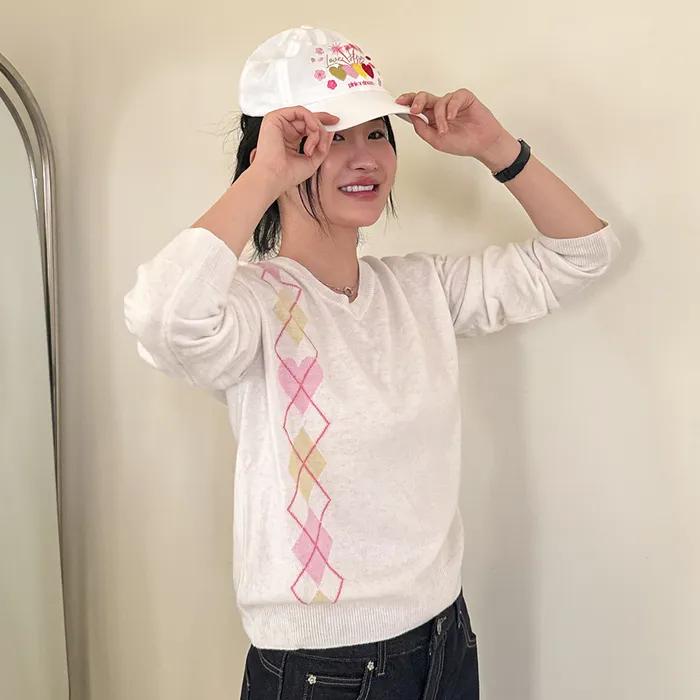 [29CM단독] Pink X Sinoon Argyle V-Neck Knit (Ivory)