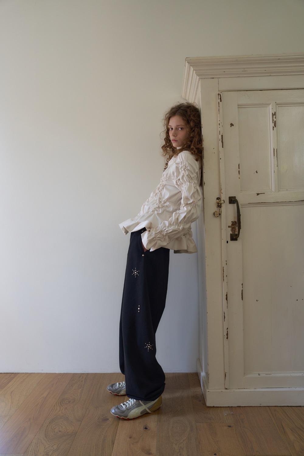 [11/08 예약배송] Fluff Saalty Jogger Pants / Black