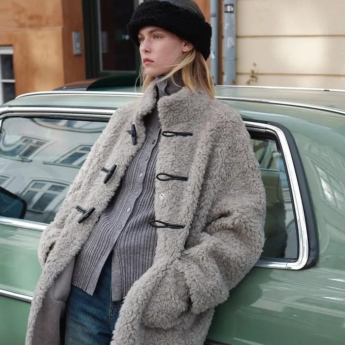 [스페셜오더]High-Neck Duffle Shearing Bear Fur Mustang (Gray)