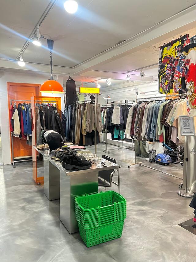 24 hrs open Yeonnam showroom ! | 후루츠패밀리