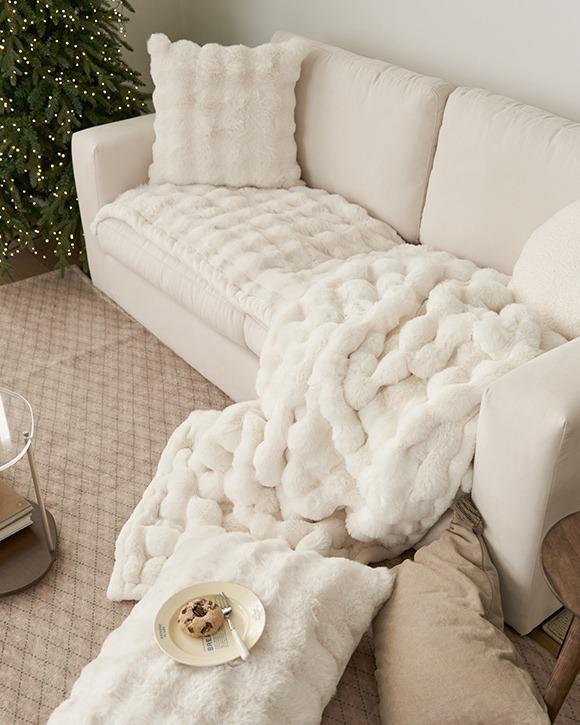 몽글몽글 밍크 퍼 쇼파패드 라떼