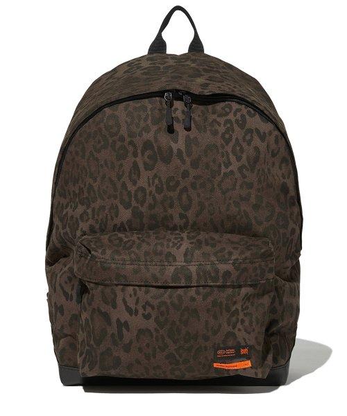 BB DAYBAG - BROWN