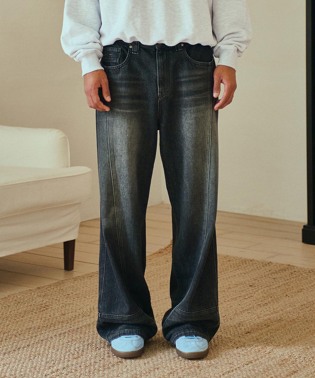 Diagonal Rusty Wide Jeans-Black