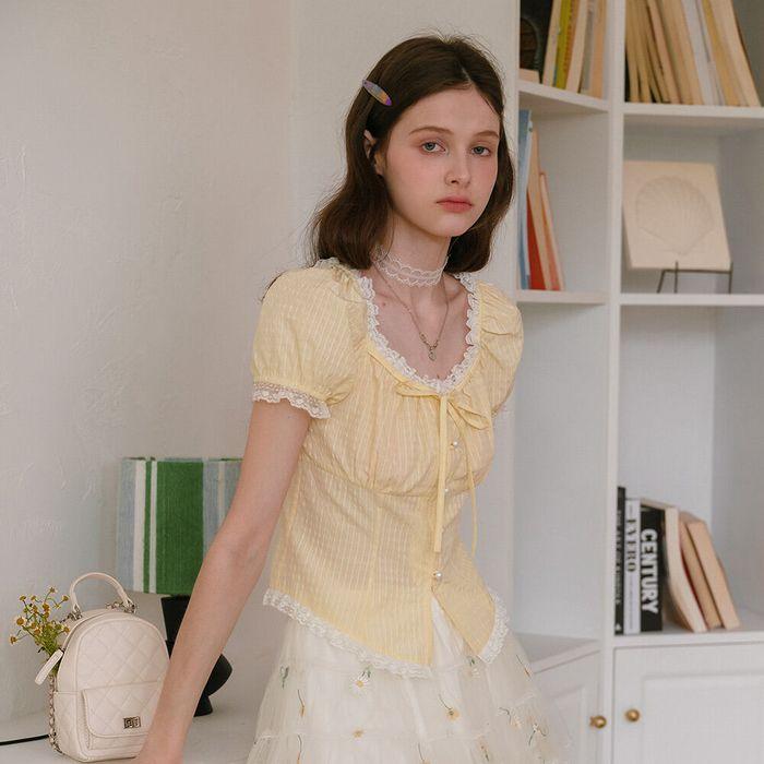 Cest_Pearl button lace blouse