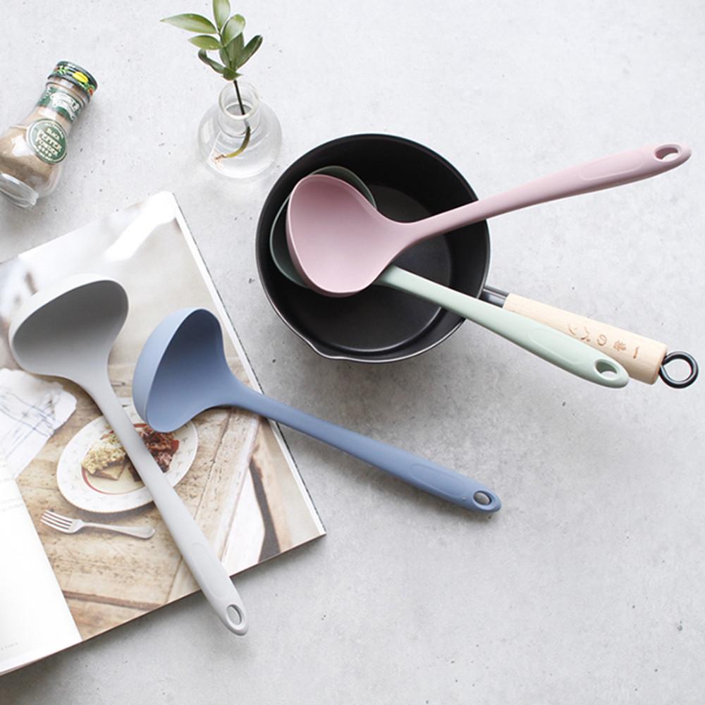 실리콘 국자 위생 조리도구 국내제작 주방용품 키친툴 국자S 핑크