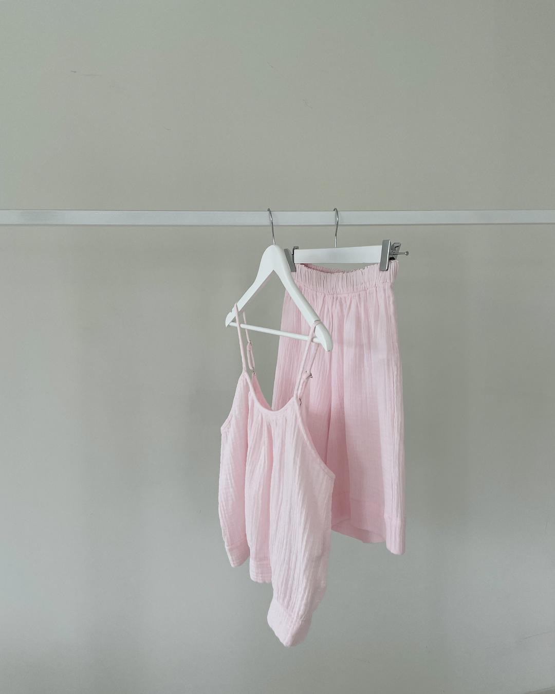 핑크 셔링 슬리브리스