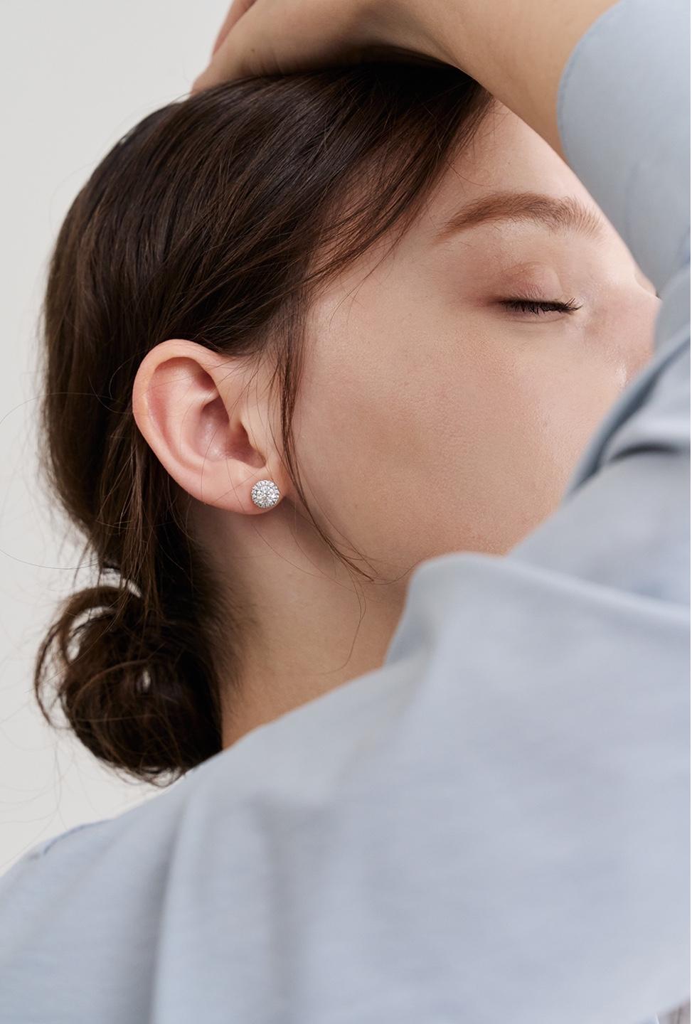 Lautre Moissanite Halo Earring White