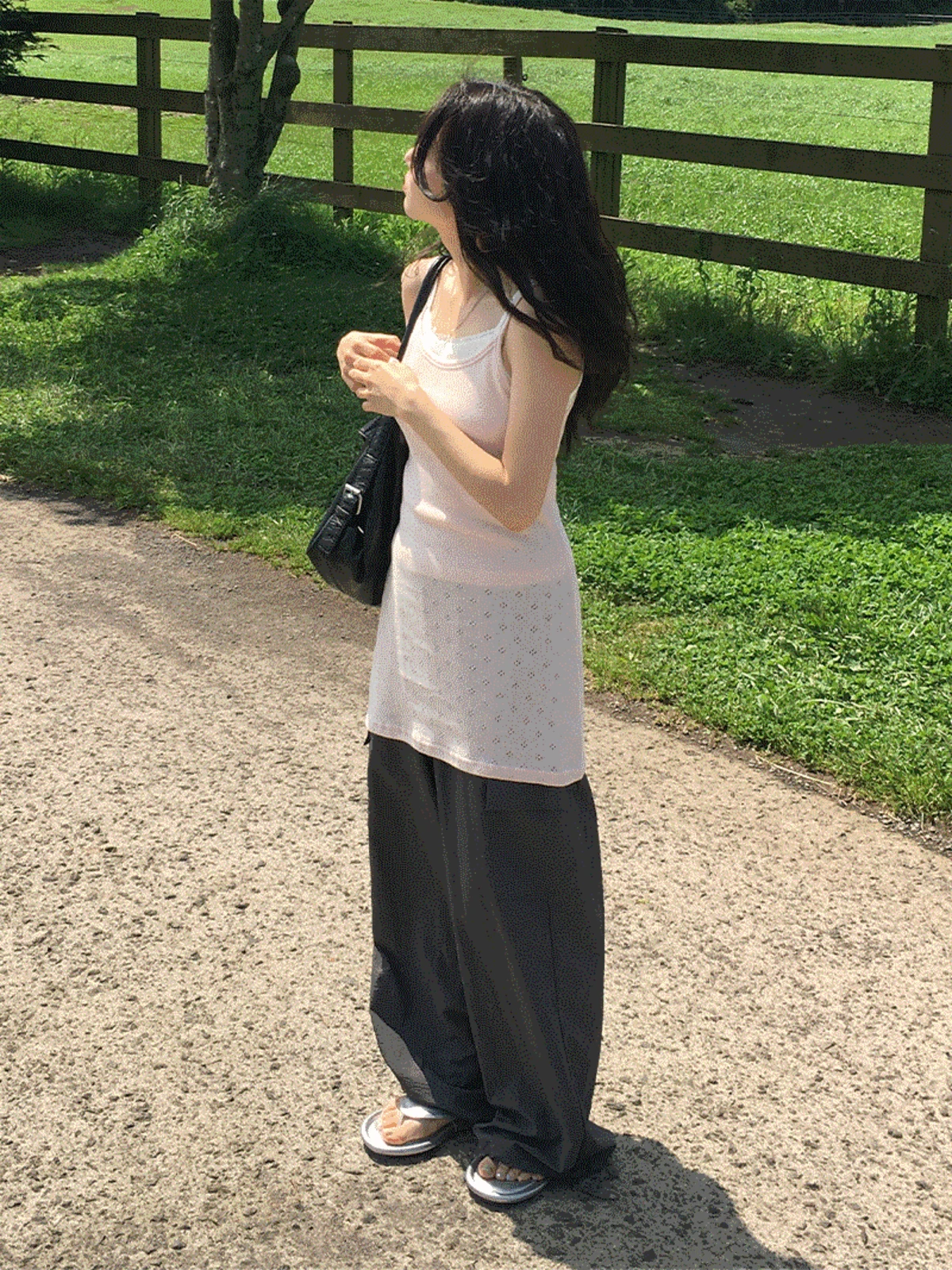 펀칭 니트 롱 슬리브리스