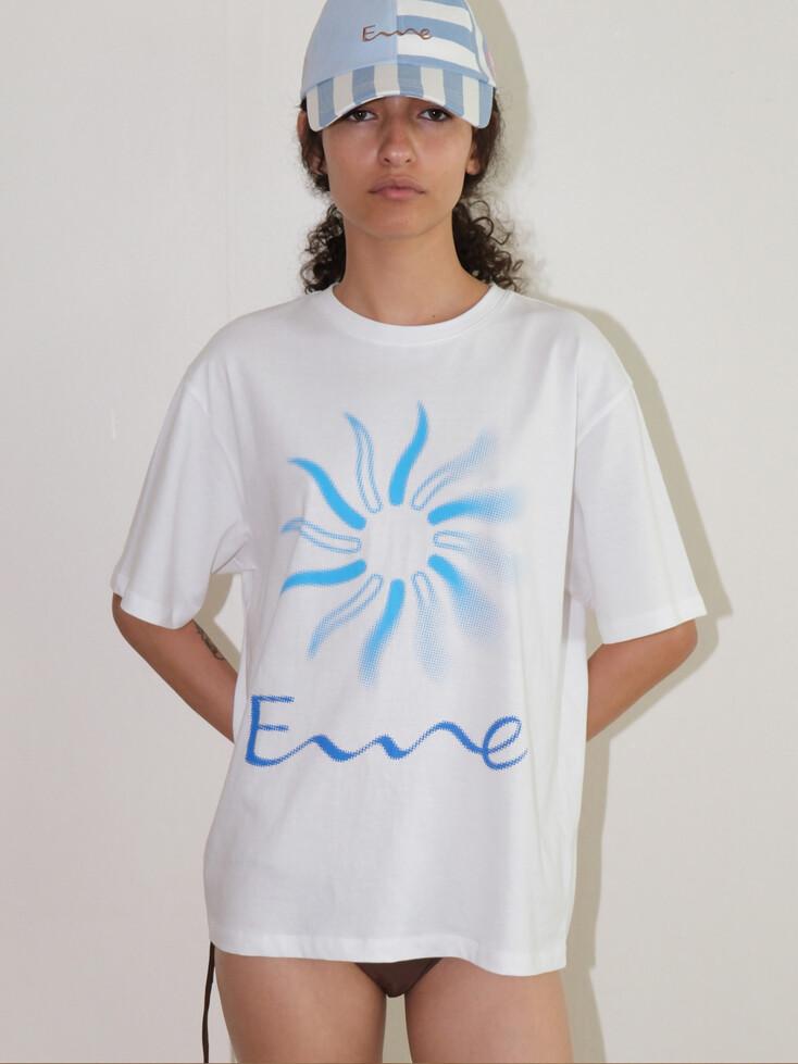 BIG SUN SYMBOL LOGO T-SHIRT (WHITE)