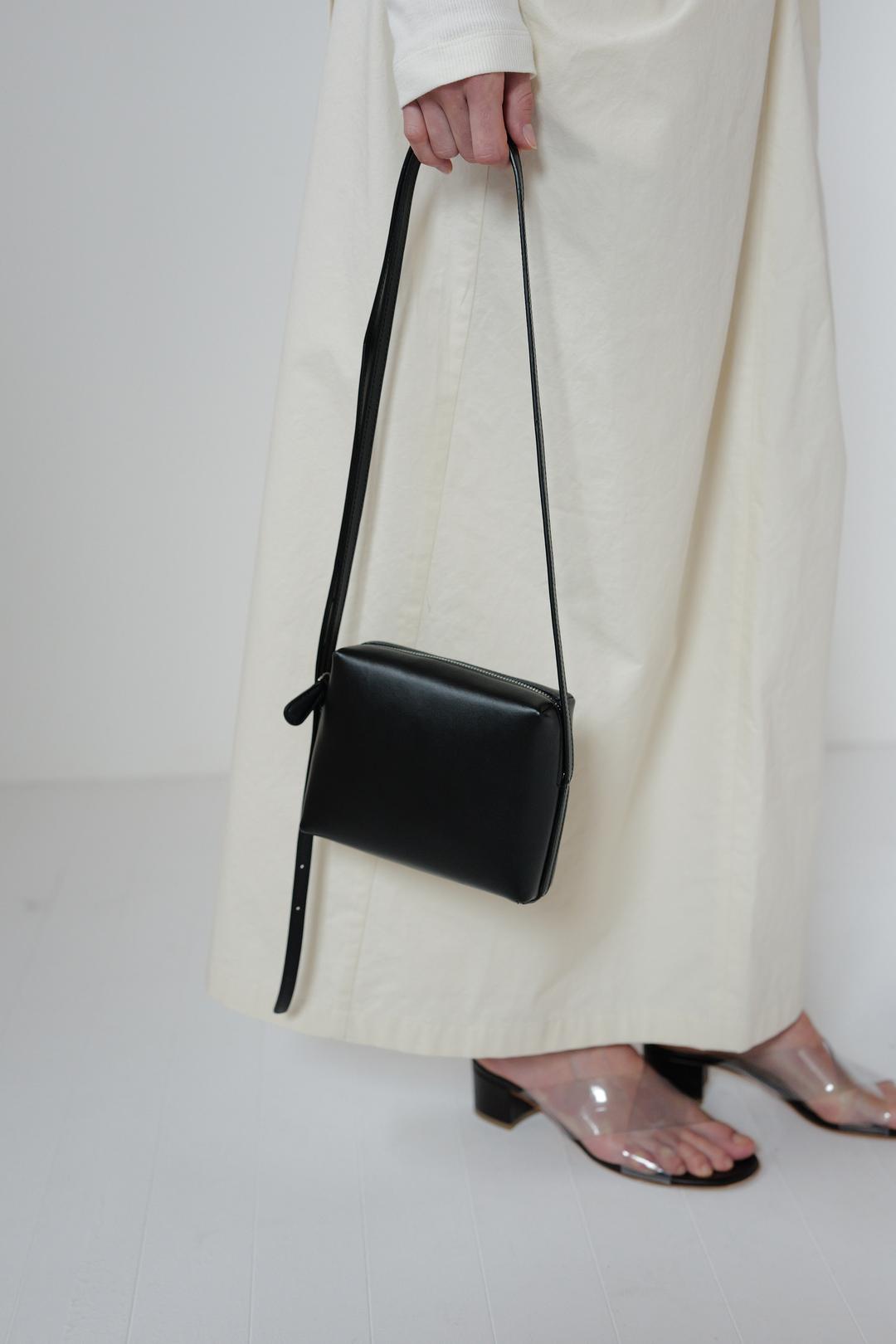[10/24 순차배송] Square Mini Bag _Black
