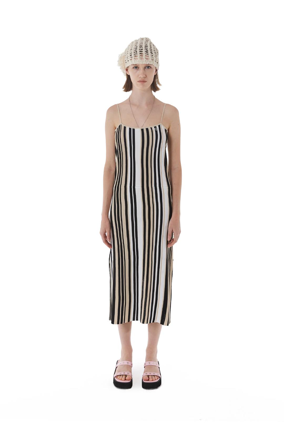 RIBBED KNIT DRESS / BEIGE