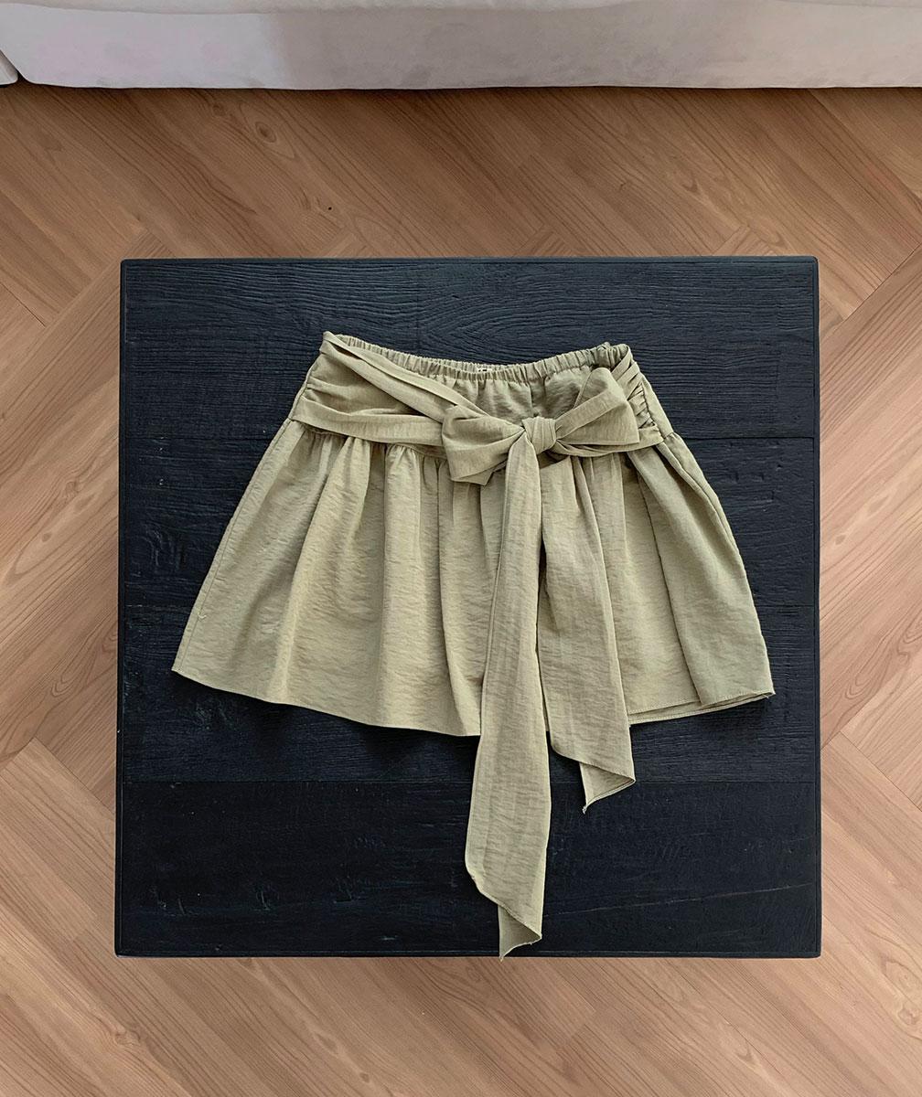 Olive mini skirt