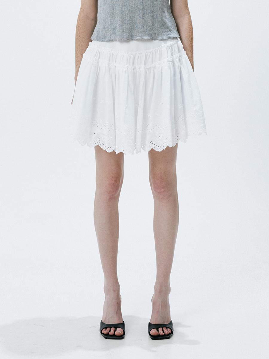[Basic Length] Flower Embroidery Ruffle Skirt (White)