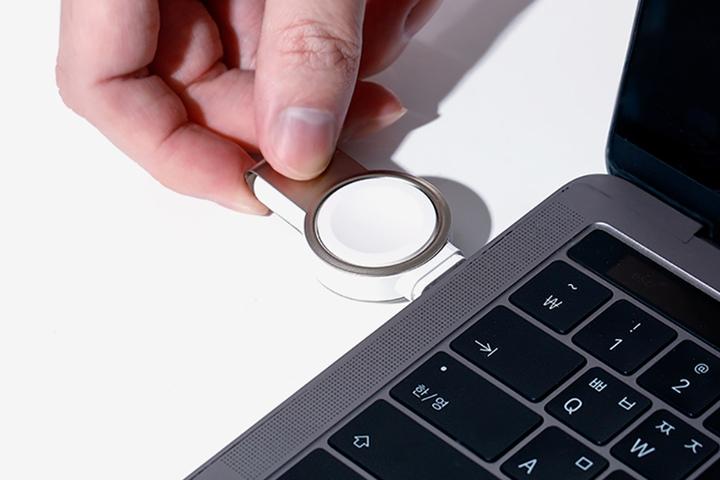 애플워치 충전기 휴대용 무선 충전독 USB 2in1 충전방식 화이트