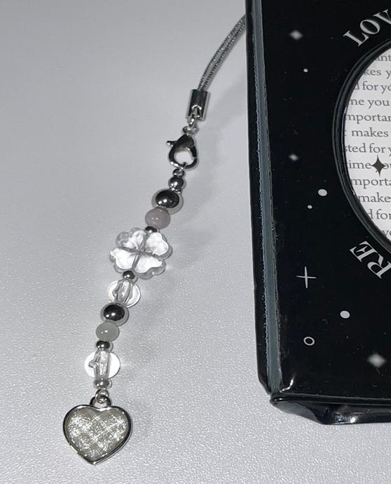 ✷ 자체제작 ✷ y2k 하이틴 오리엔탈 클로버 키링 네잎클로버 핸드폰고리 핸드폰스트랩 가방고리 에어팟  콜북 바인더 다이어리 다꾸 원석 힙 유니크 스트릿