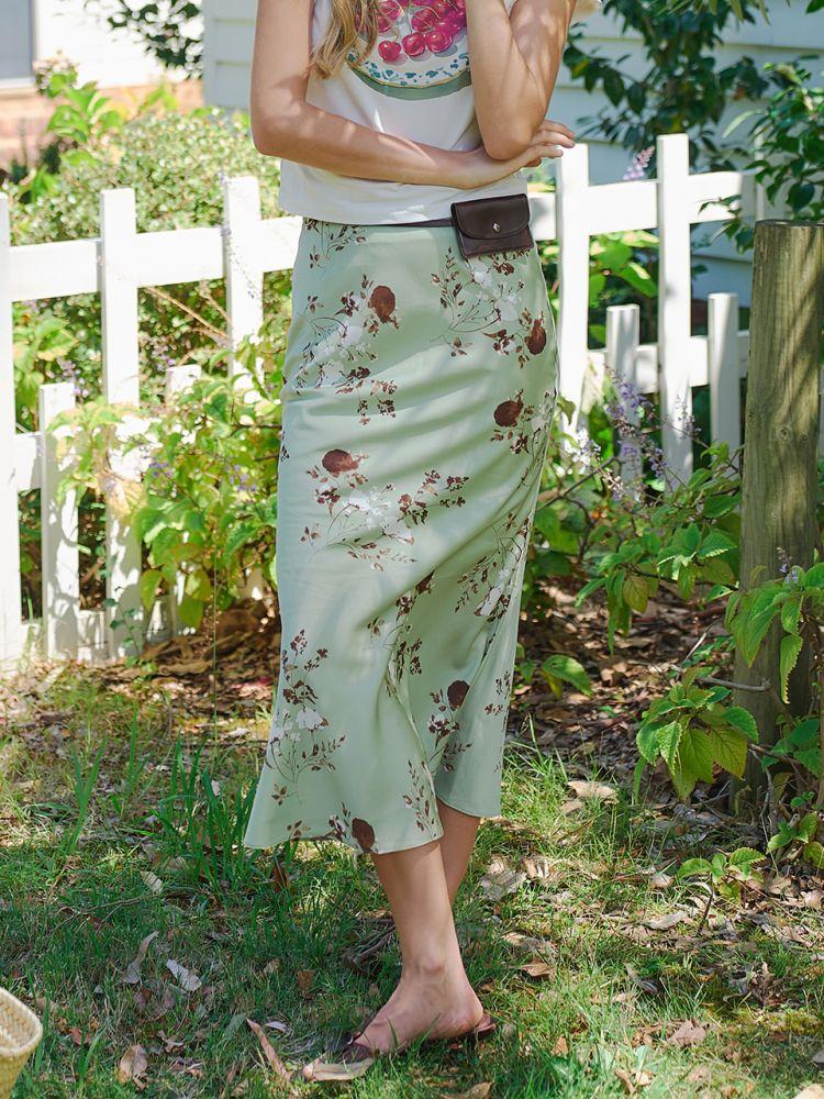 DELILAH Satin Long Skirt(딜라일라)_LIGHT GREEN