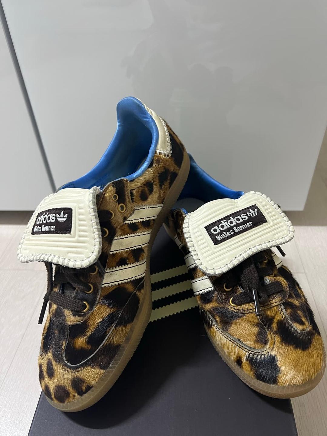 아디다스X웨일스 보너 포니 레오 삼바 다크 브라운 크림 | 후루츠패밀리