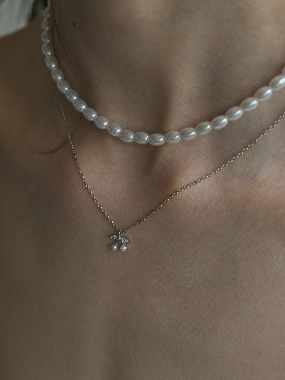 MINI CHERRY PENDANT NECKLACE AU_053 - 하고(hago)