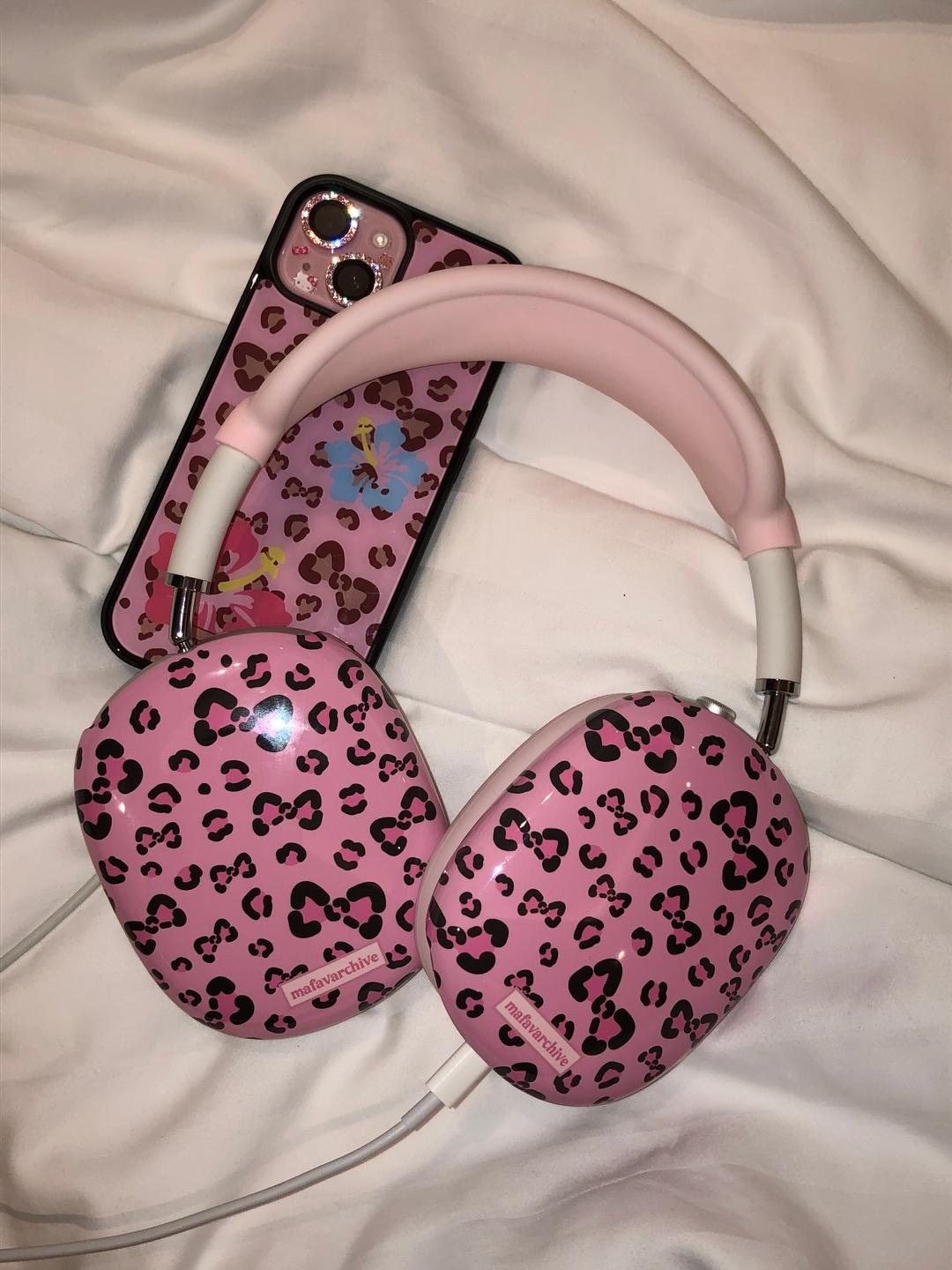 leopard airpods max