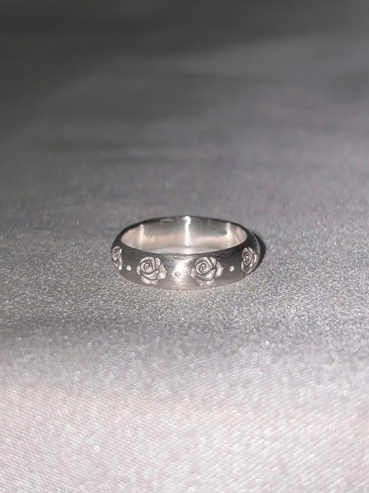 rosette pattern ring