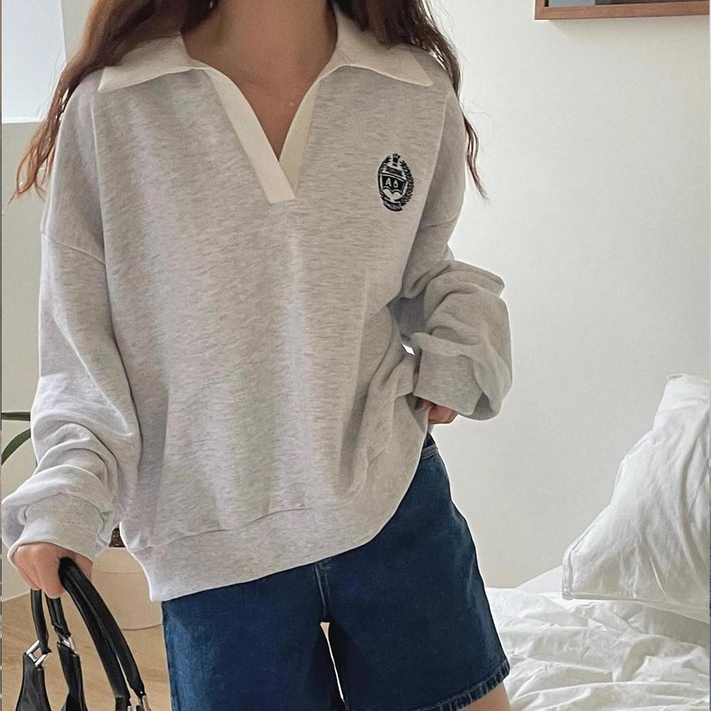 [무배] 오티 배색 트임 카라 자수 맨투맨