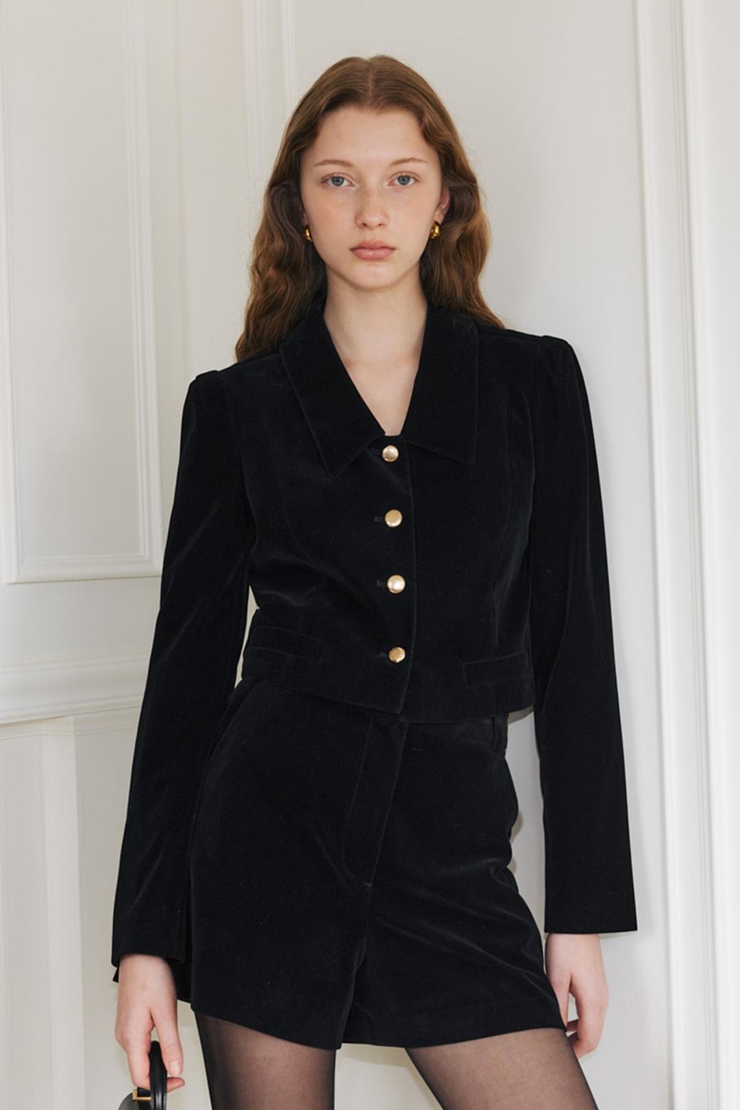 [12/12 예약배송][SET]CIARA Classic collar detail velvet crop jacket + LEO Velvet shorts (Black)