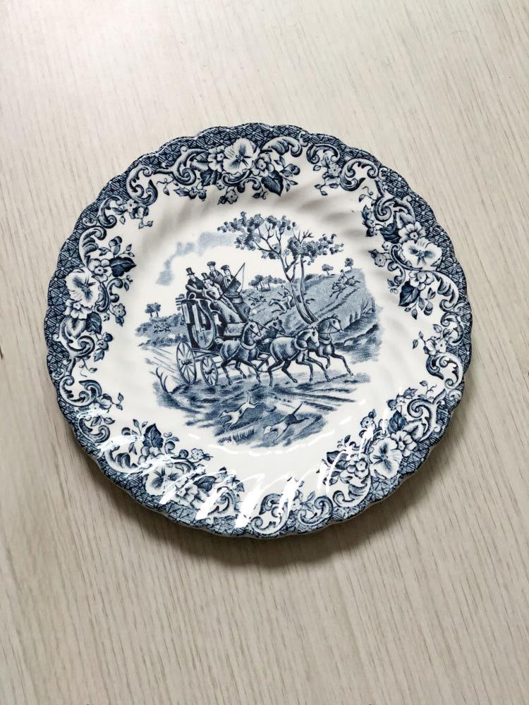 [중고] Johnson Bros coaching scenes bread plate