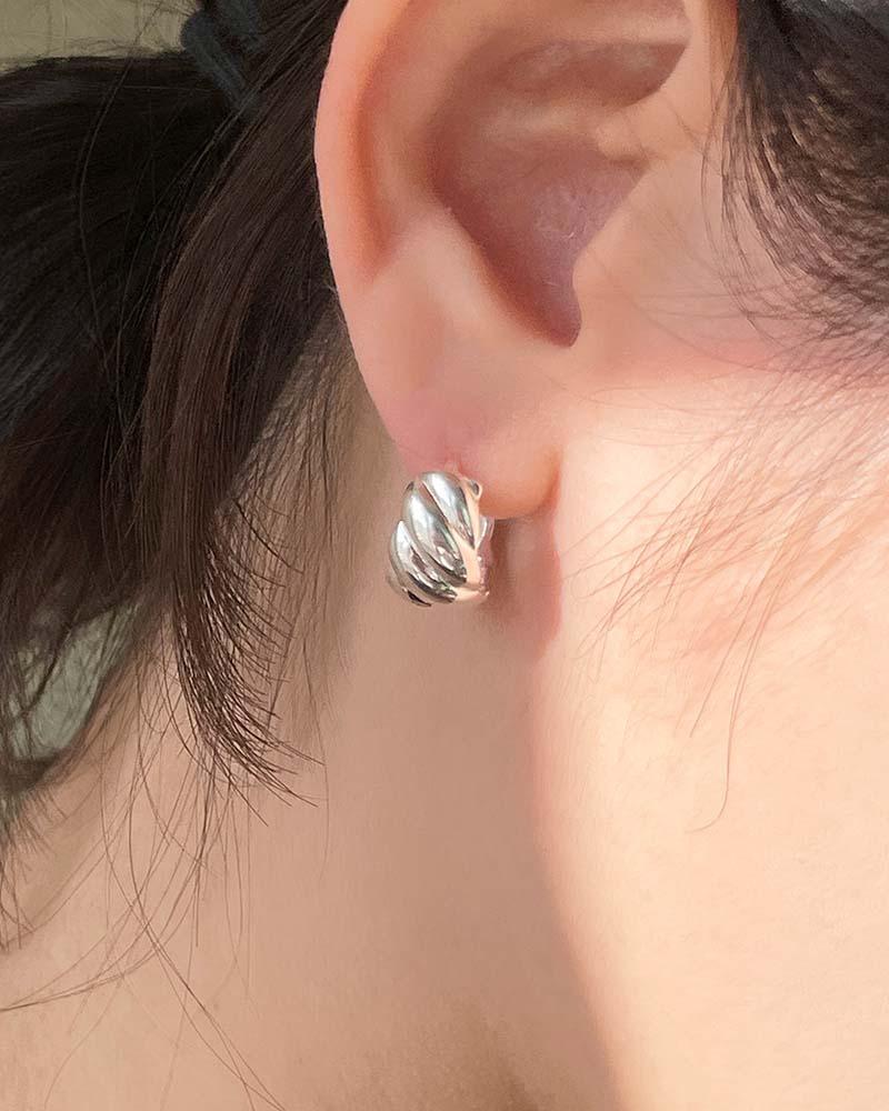 실버925 볼드 롤링 링귀걸이 medium E0369