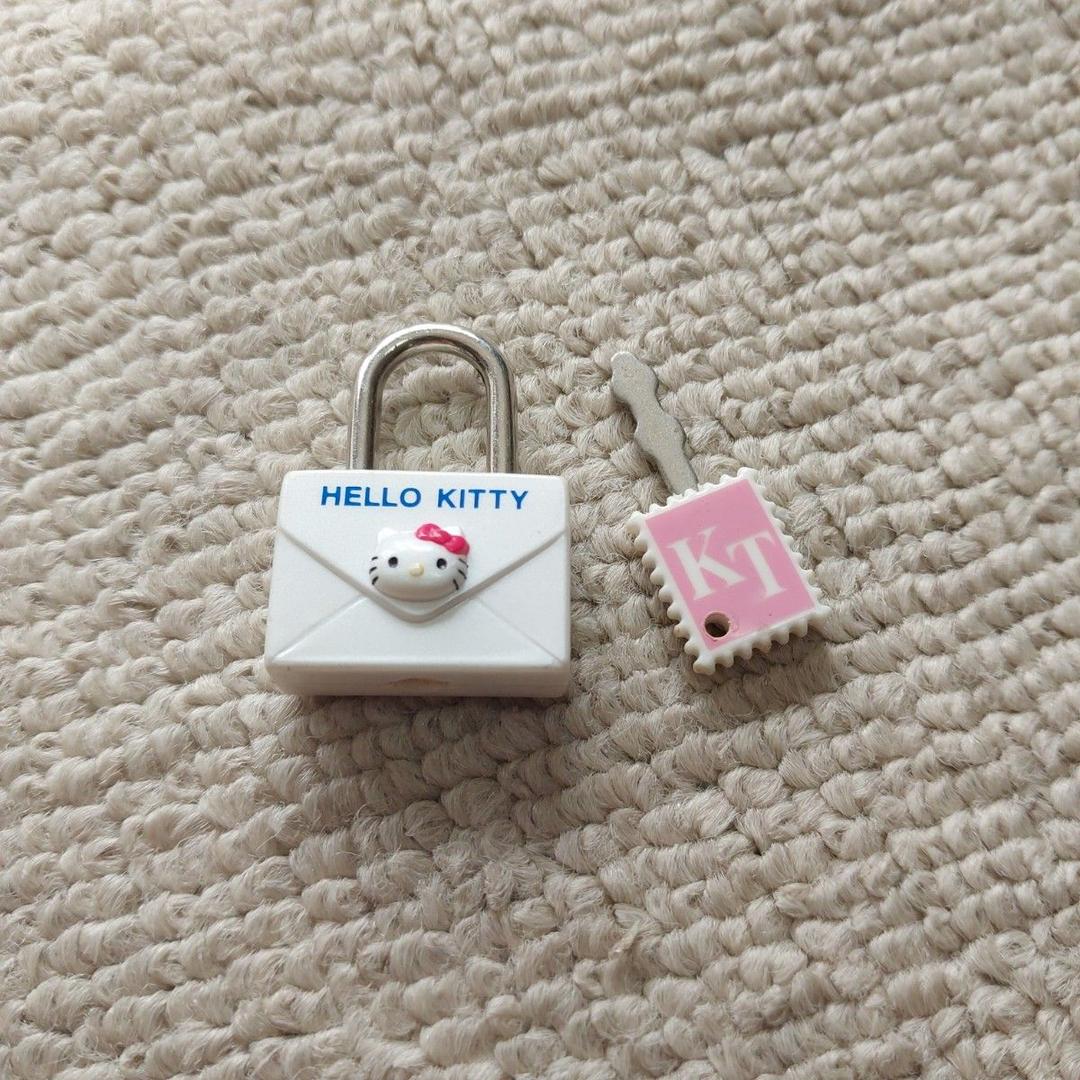 ハローキティ　HELLO KITTY　サンリオ　南京錠　お手紙　レター　レトロ