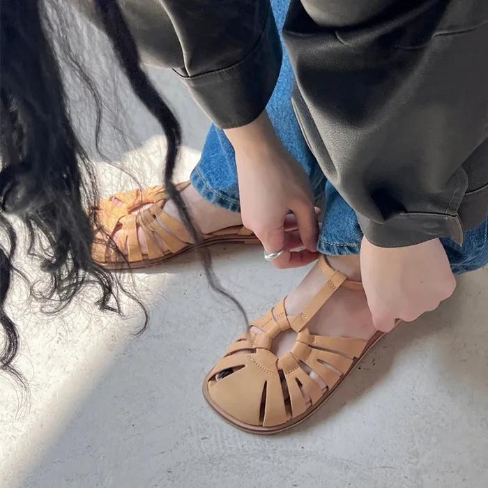 Brolin sandals