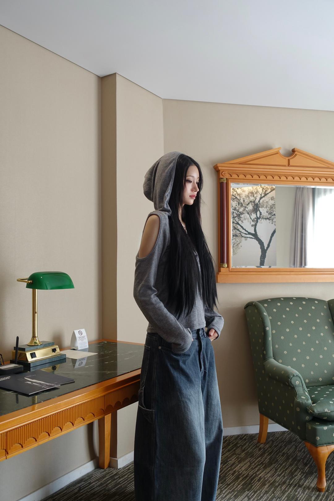 open shoulder hoodie NT