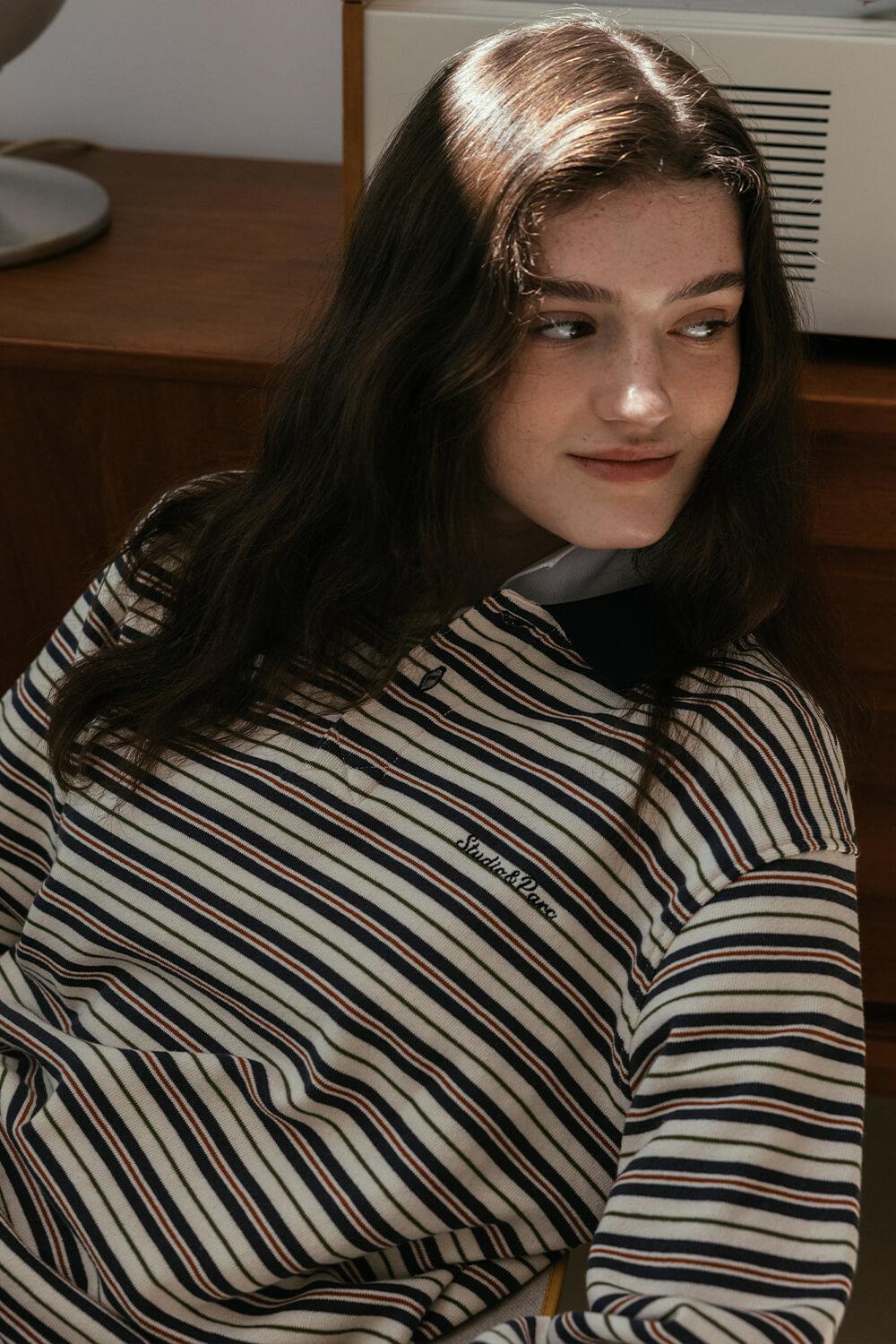 아이린착용 (WOMEN) Multi Stripe Collar T-Shirt_Navy