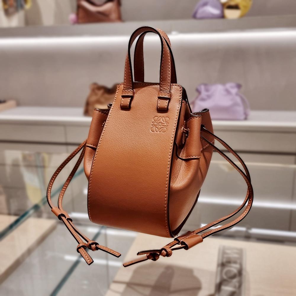 [신세계백화점 고객등록 당일발송] 로에베 해먹 백 미니 드로우스트링 토트백 크로스백