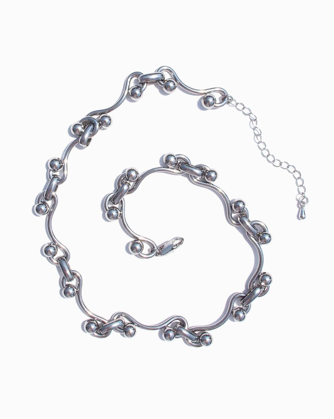 Bow necklace