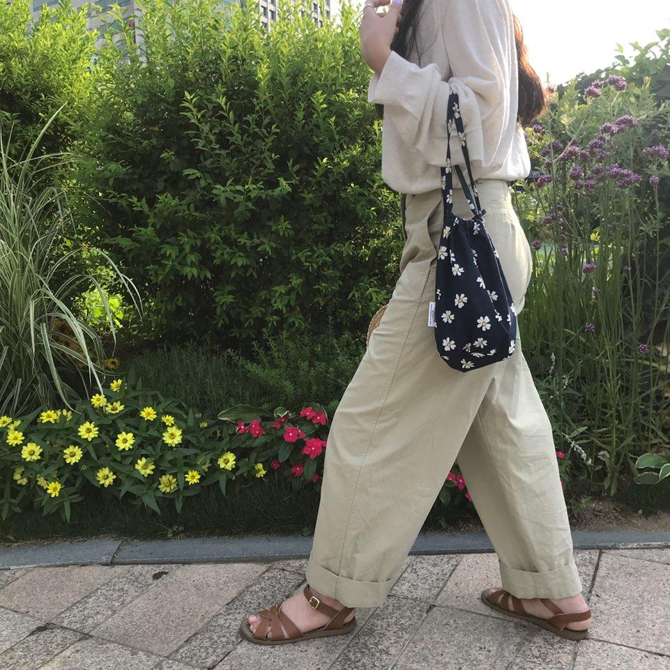 [벗배럴] 데이지 미니백_네이비
