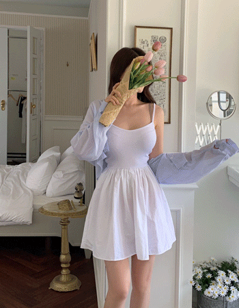 [블랙 당일발송/바캉스/휴가룩] 멜로즈 플레어 미니 원피스 (2color)