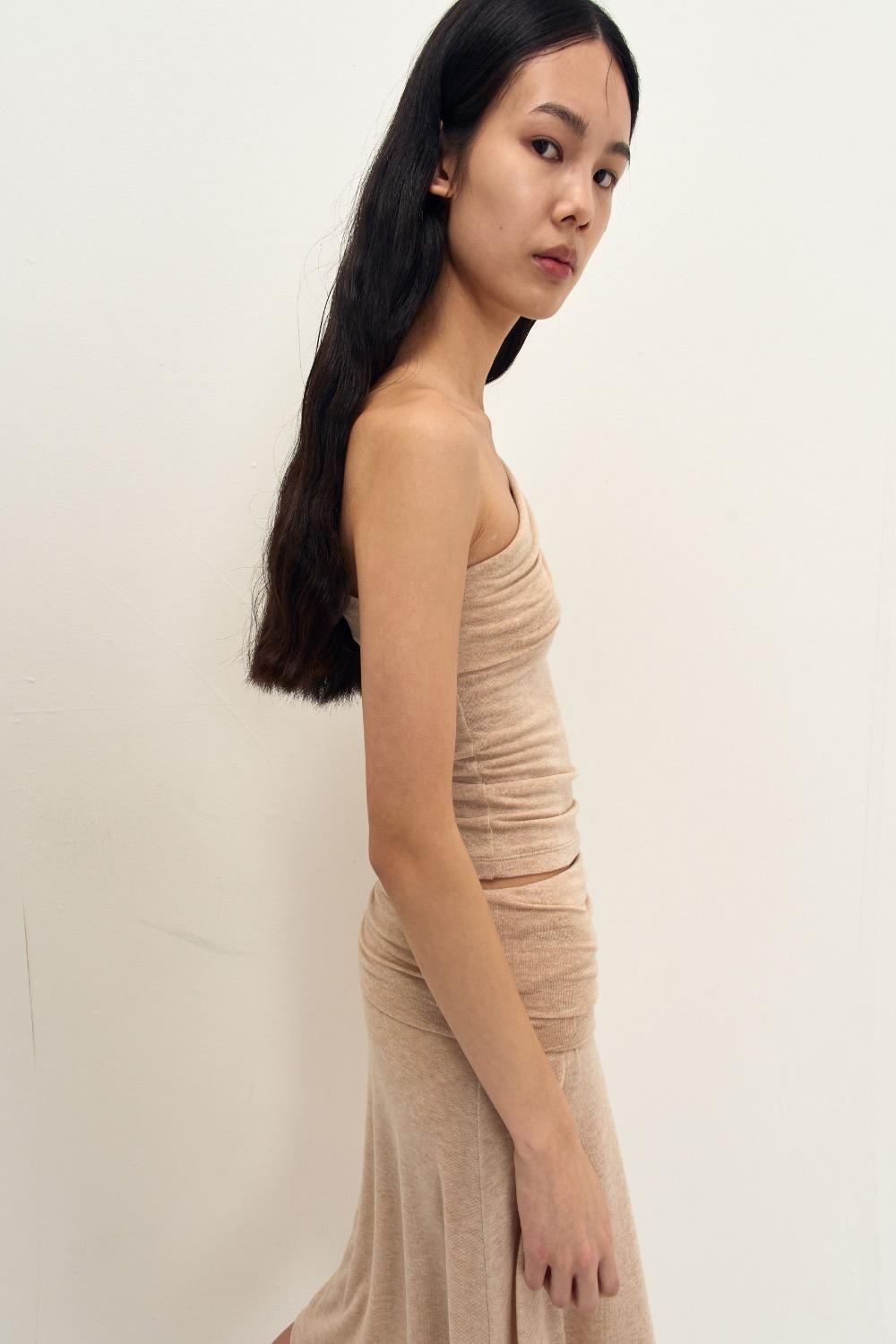 Wrinkled unbalanced top (beige)