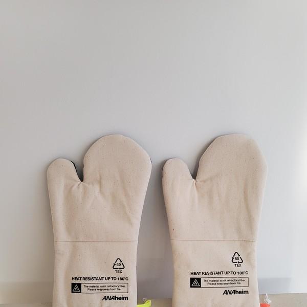 ANAheim Oven Glove