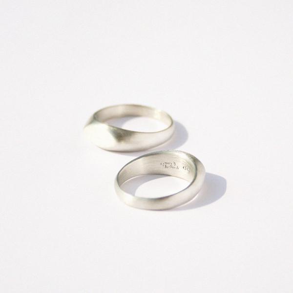 no carved ring / silver