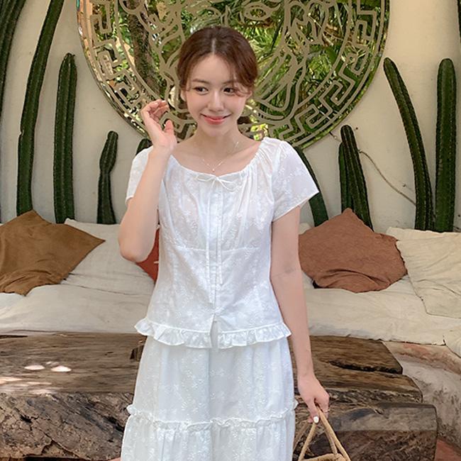 니썸 [폭발적판매량증가🌴기본/플라워/2ver][여름블라우스/반팔블라우스/오프숄더/레이스/하객룩/러블리[[MADE]러블린셔링블라우스 - 2color
