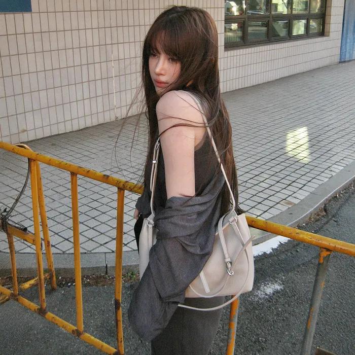 [29CM 단독] Vine Shoulder Medium FA6SB358-97