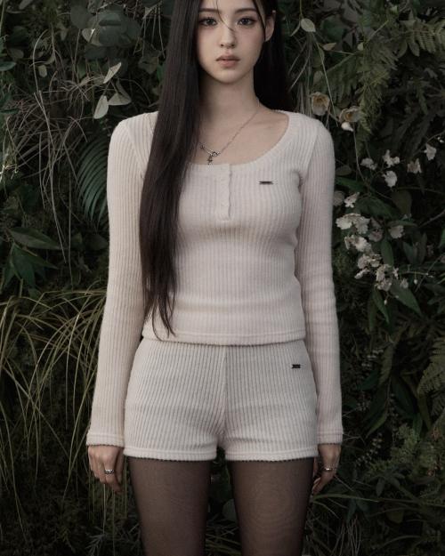Ribbed Button T-shirt (ivory)