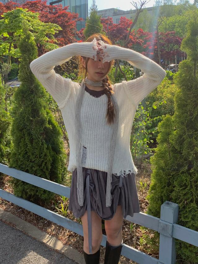 DAMAGE V-NECK KNIT