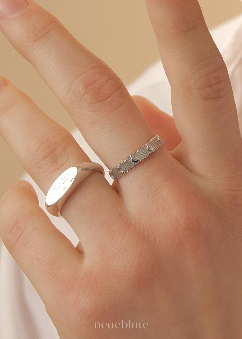 Cycle of the moon ring