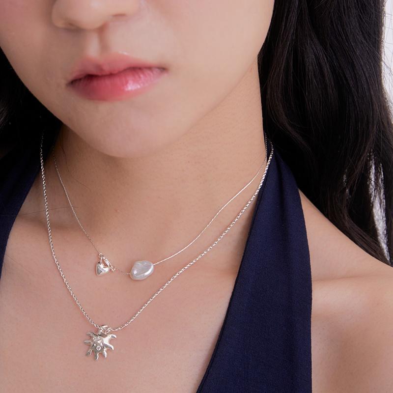 shy cheecked sun necklace